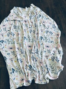 Bebe au Lait 5-in-1 Multi Use Nursing Cover